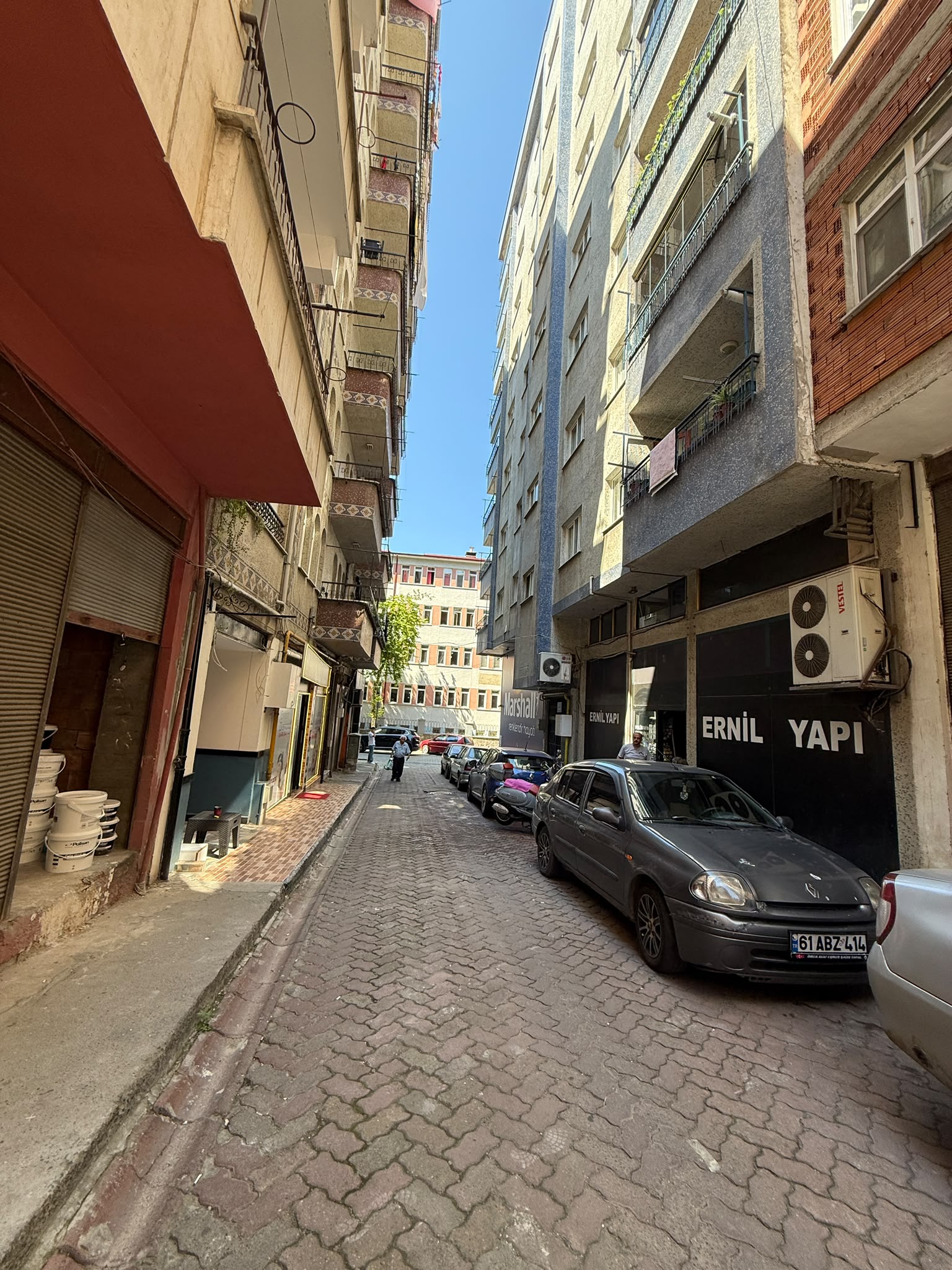 AKÇAABAT DÜRBİNAR APARTMAN